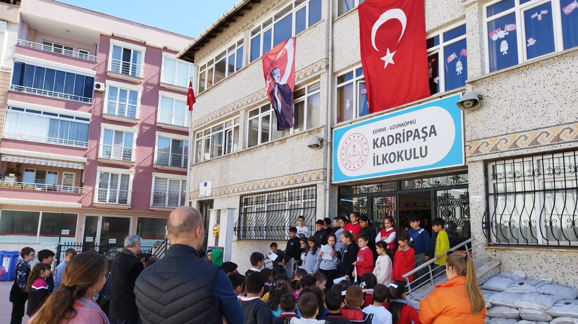 Okulumuz 4/A Sınıfı öğretmenleri Yasemin ASLAN ile birlikte 18 Mart Çanakkale Zaferi ve Şehitleri Anma Programını gerçekleştirdi.